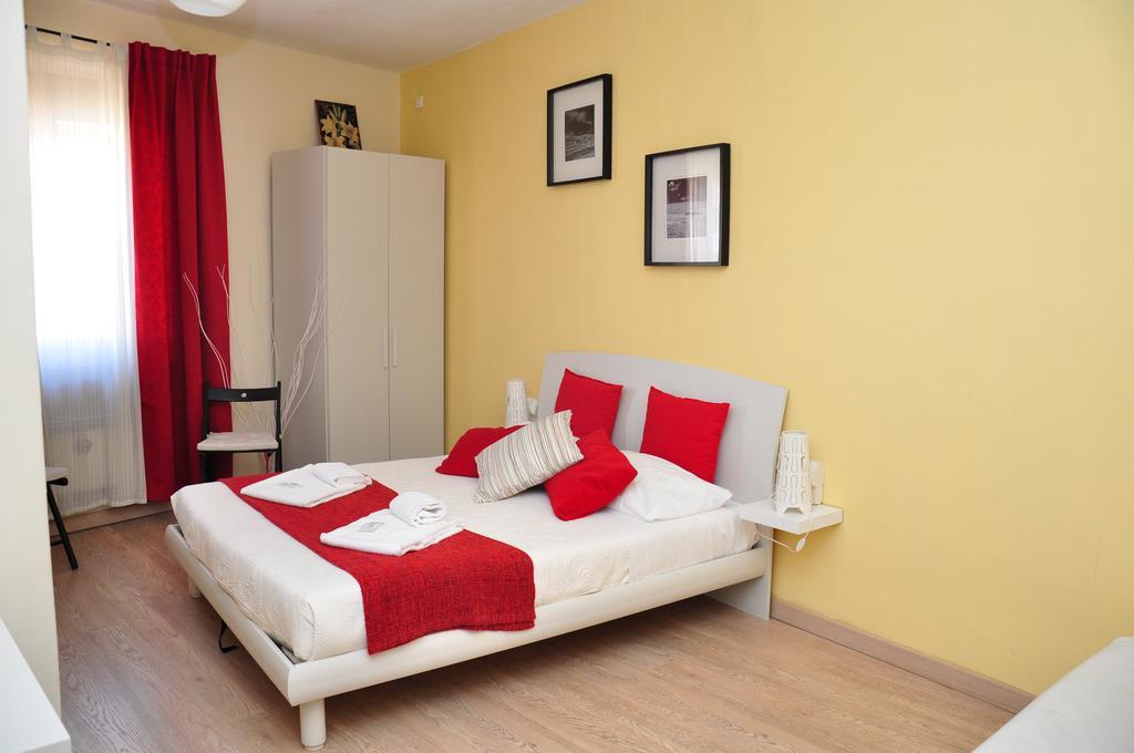 At Home Bed And Breakfast ลุคคา ภายนอก รูปภาพ